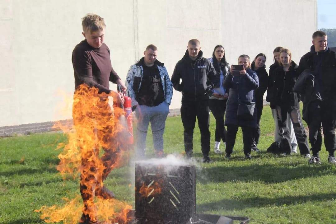 Uczniowie techników i zawodówek poznawali zagrożenia związane z pracą. Akcja PIP i ZSP nr 2 w Jarocinie [ZDJĘCIA]