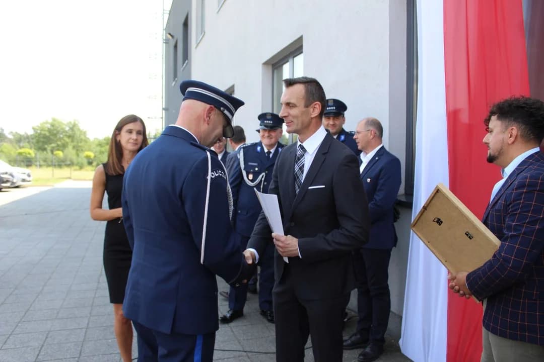 Święto Policji w Jarocinie. Policjanci odebrali awanse, padła ważna zapowiedź na 2027 rok