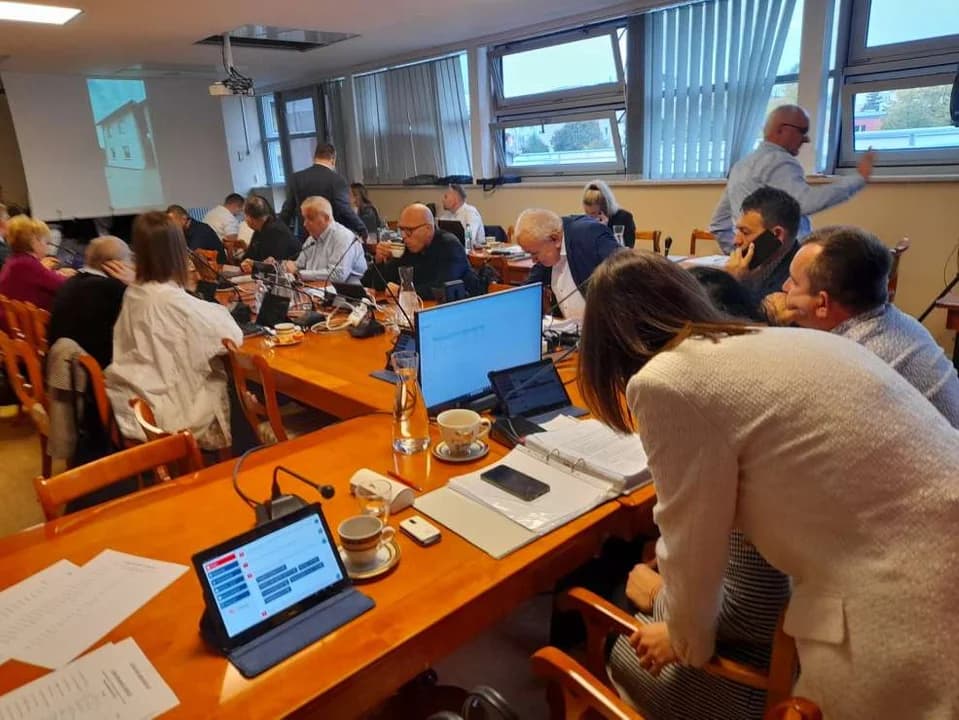Sesja Rady Miejskiej w Jarocinie (25 października 2023) — zdjęcie 4 z 44