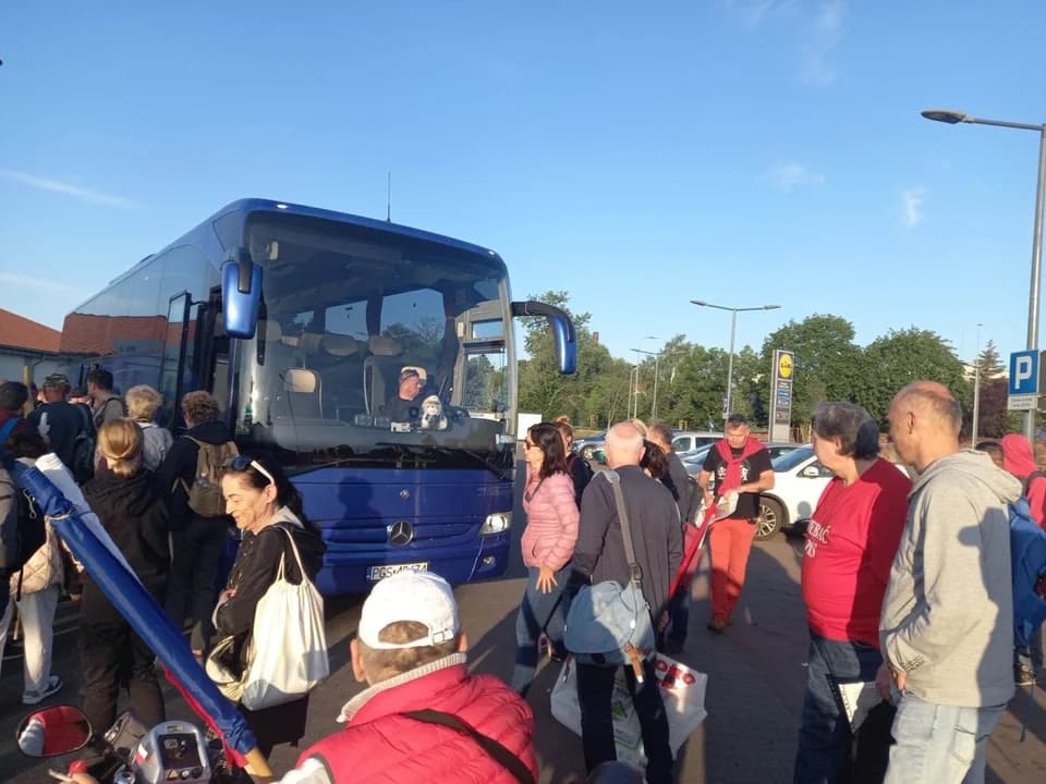 Popierający opozycję Polacy byli w Warszawie na marszu. Jarociniacy również — zdjęcie 4 z 45