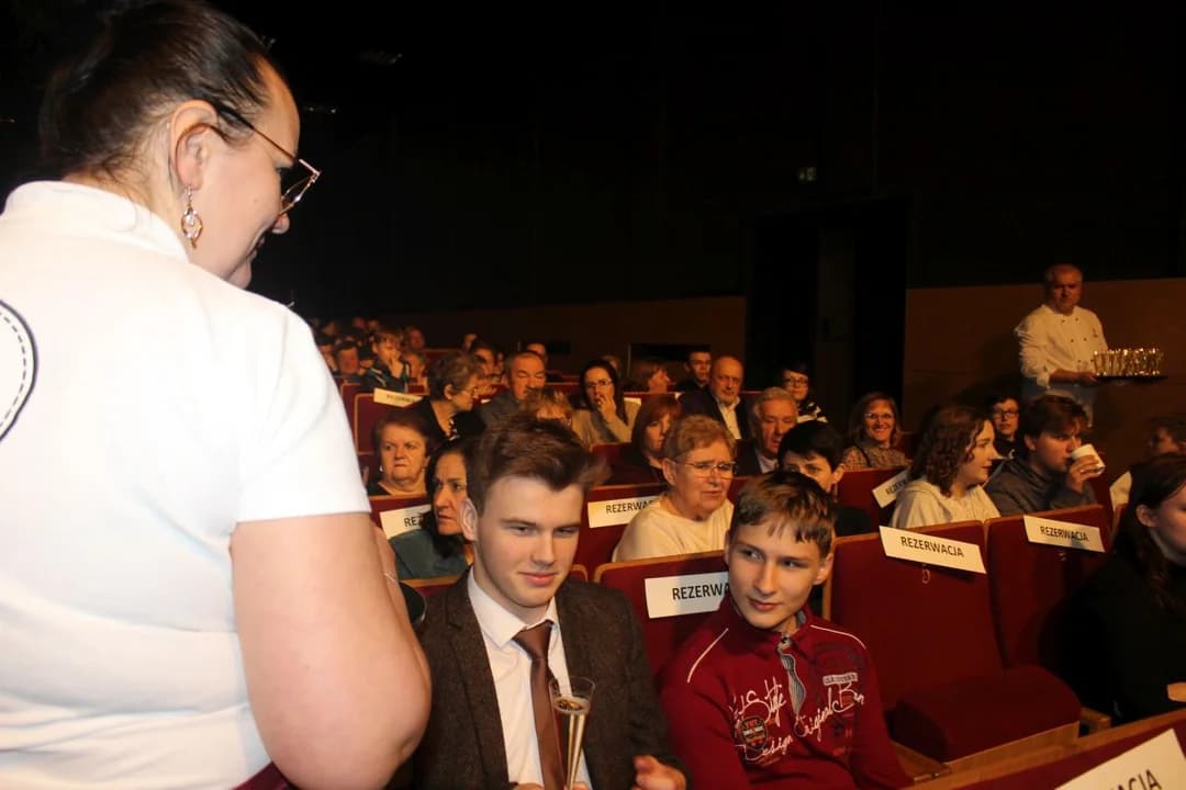 Film o o. Serafinie Niedbale miał wczoraj swoją premierę w Jarocinie — zdjęcie 6 z 50