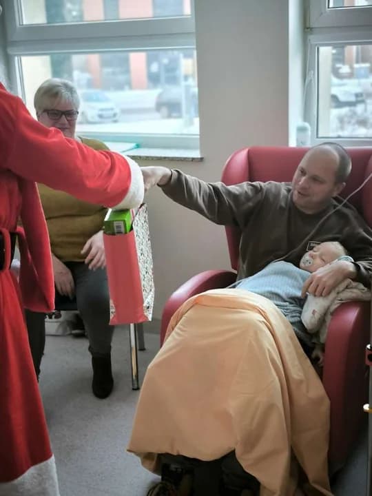 Św. Mikołaj w jarocińskim szpitalu — zdjęcie 5 z 8