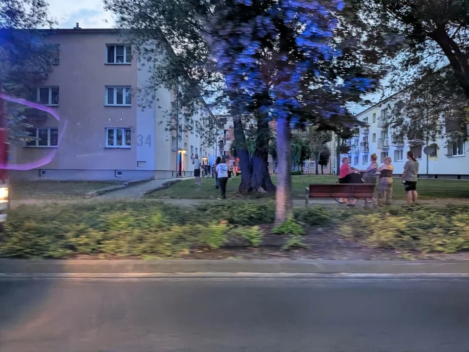 Jedna osoba odniosła rany kłute. Z nieoficjalnych informacji wynika, że domniemany sprawca został już zatrzymany.