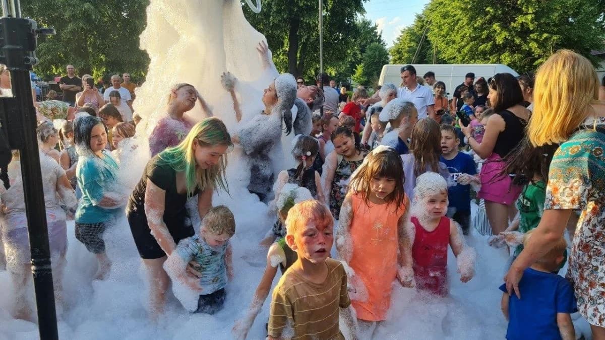 Dzień Dziecka w Nowym Mieście. Z kolorowymi proszkami i piana party [ZDJĘCIA, WIDEO]