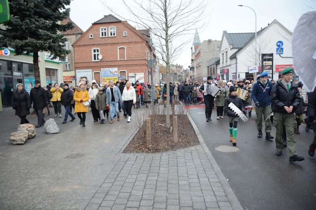 14. Jarocińskie Kolędowanie z Orszakiem Trzech Króli. Najwięcej było przedszkolaków  [ZDJĘCIA]