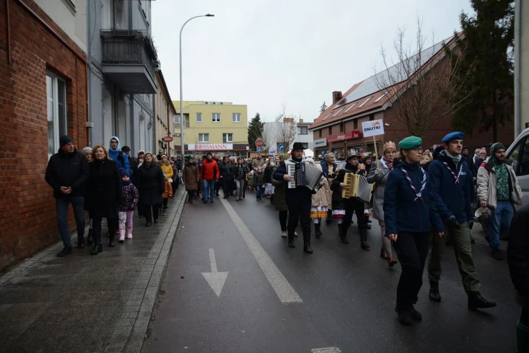 14. Jarocińskie Kolędowanie z Orszakiem Trzech Króli. Najwięcej było przedszkolaków  [ZDJĘCIA]