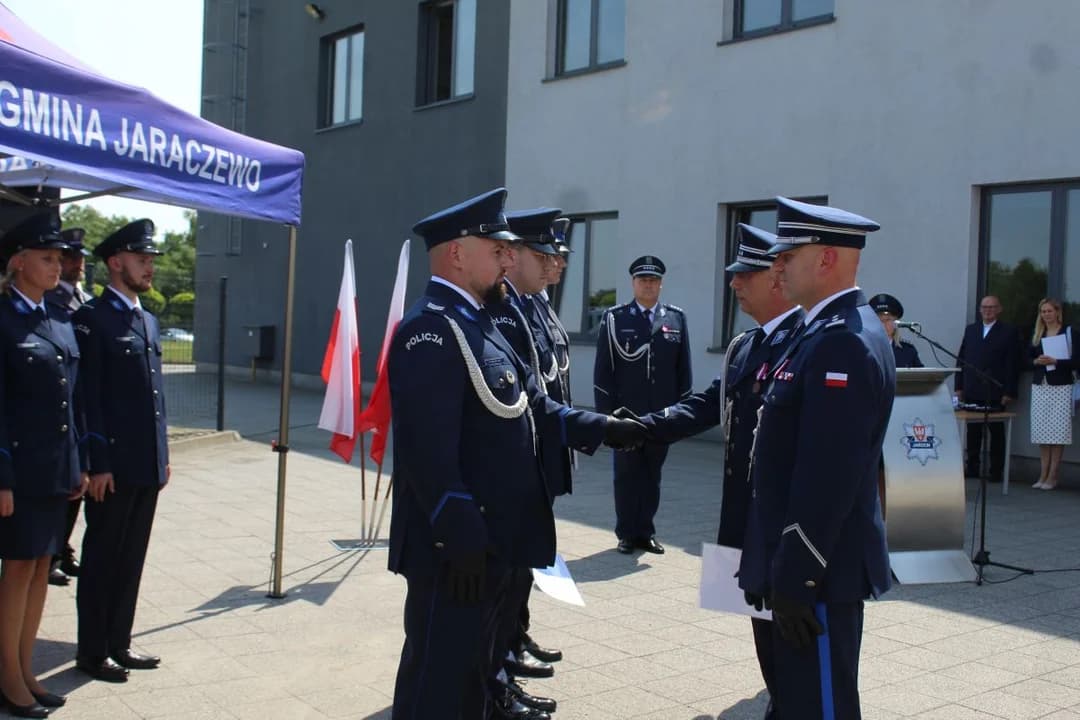 Święto Policji w Jarocinie. Policjanci odebrali awanse, padła ważna zapowiedź na 2027 rok