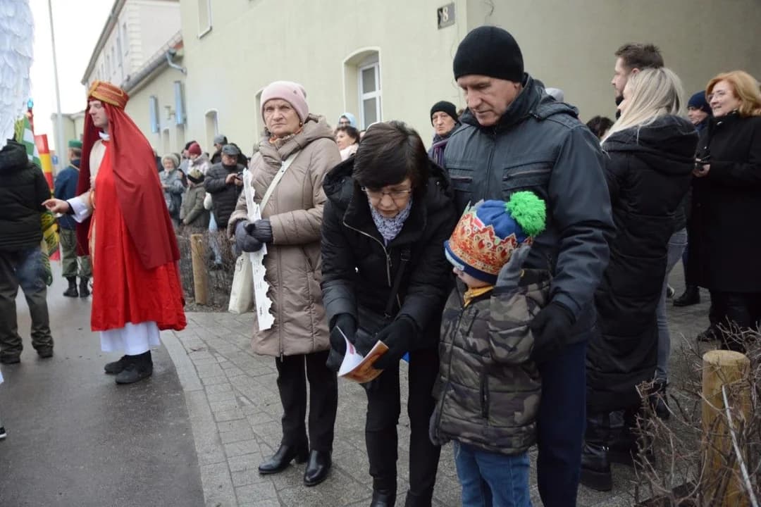 14. Jarocińskie Kolędowanie z Orszakiem Trzech Króli. Najwięcej było przedszkolaków  [ZDJĘCIA]