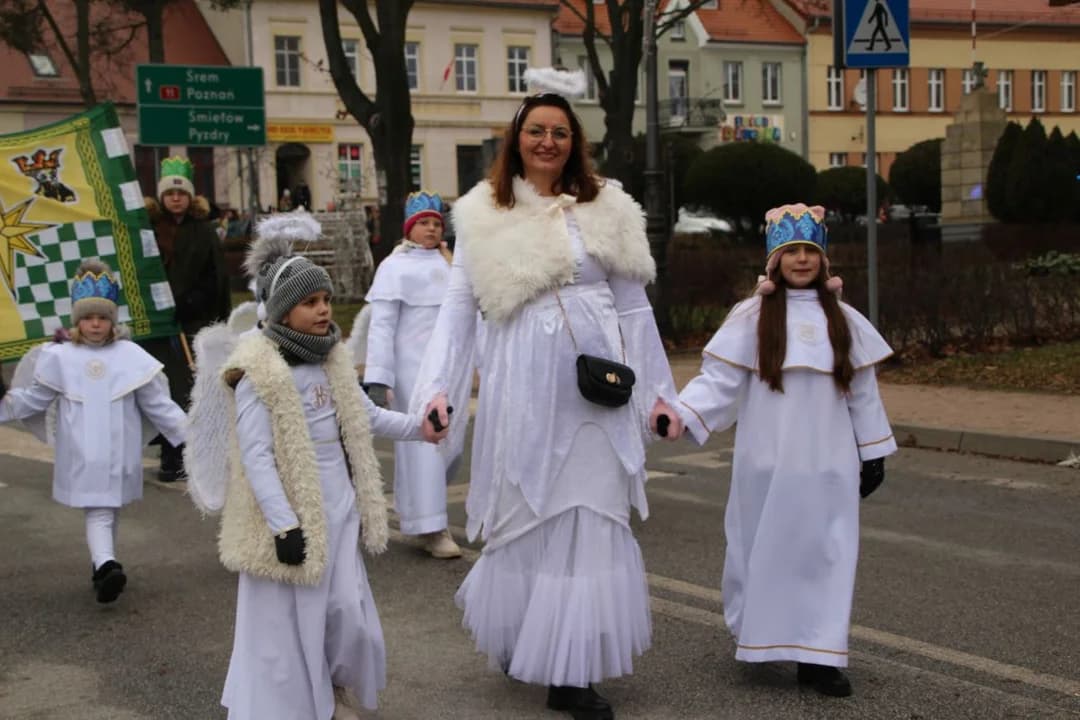 Jarocińskie Kolędowanie wraca na Rynek. Zobacz, gdzie jeszcze odbędą się Orszaki Trzech Króli [ZDJĘCIA]