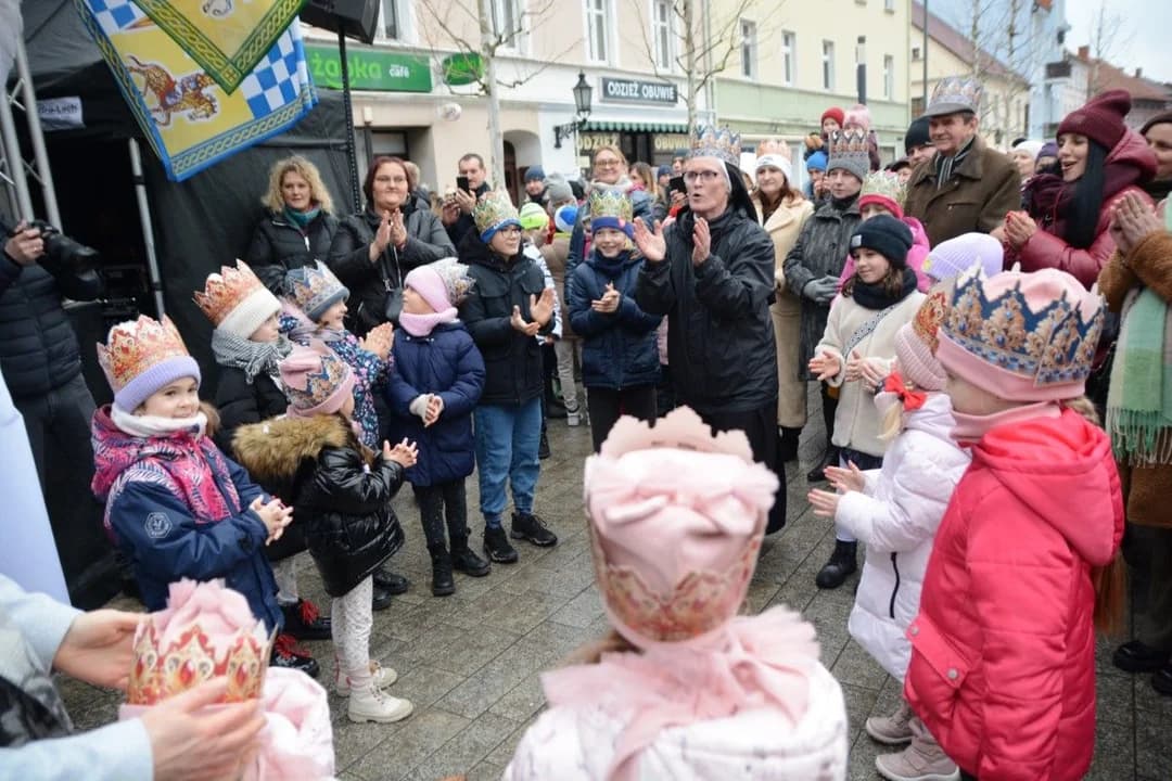 14. Jarocińskie Kolędowanie z Orszakiem Trzech Króli. Najwięcej było przedszkolaków  [ZDJĘCIA]