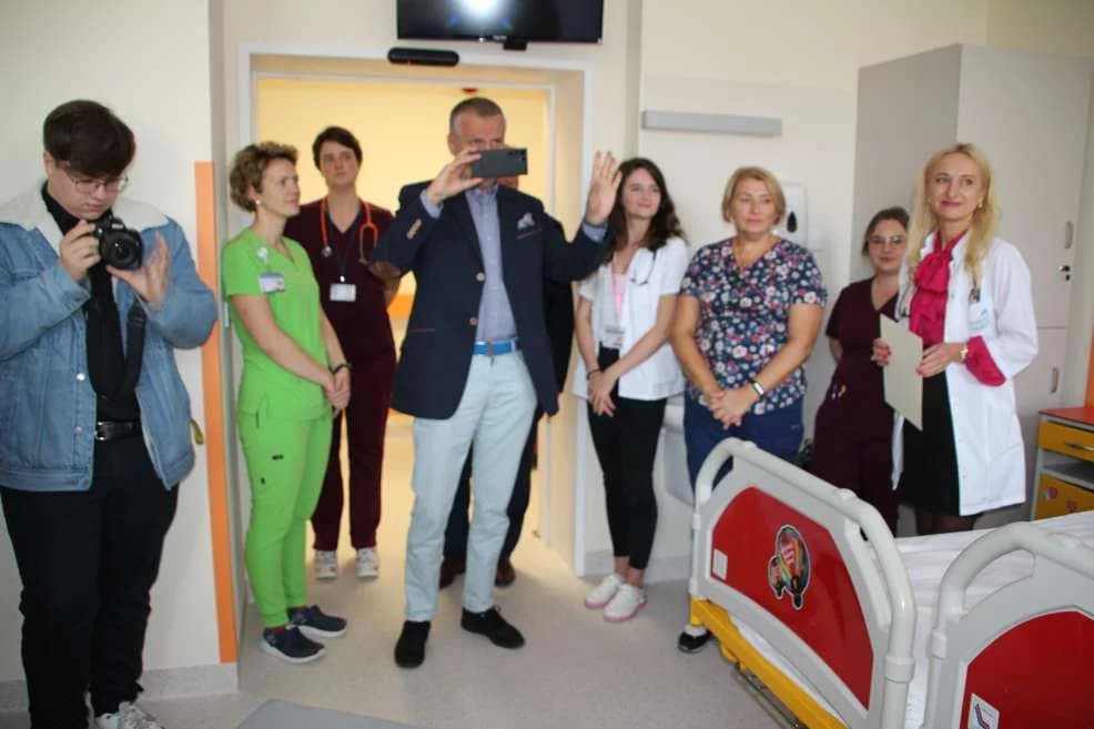 Nowe łóżka od fundacji Ronalda McDonalda trafiły do oddziału dziecięcego jarocińskiego szpitala [ZDJĘCIA] — zdjęcie 4 z 6