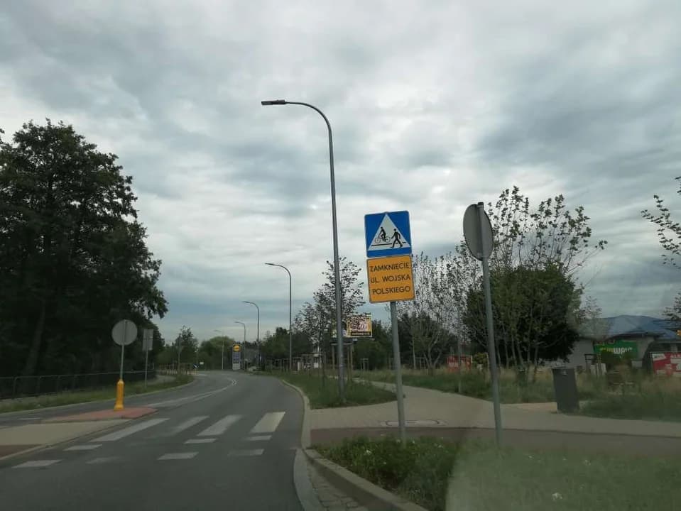 Roboty drogowe w Jarocinie. Zamknięta ul. Wojska Polskiego — zdjęcie 2 z 12