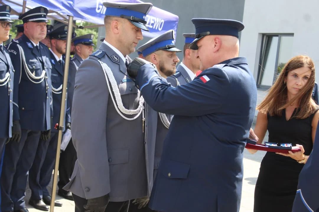 Święto Policji w Jarocinie. Policjanci odebrali awanse, padła ważna zapowiedź na 2027 rok