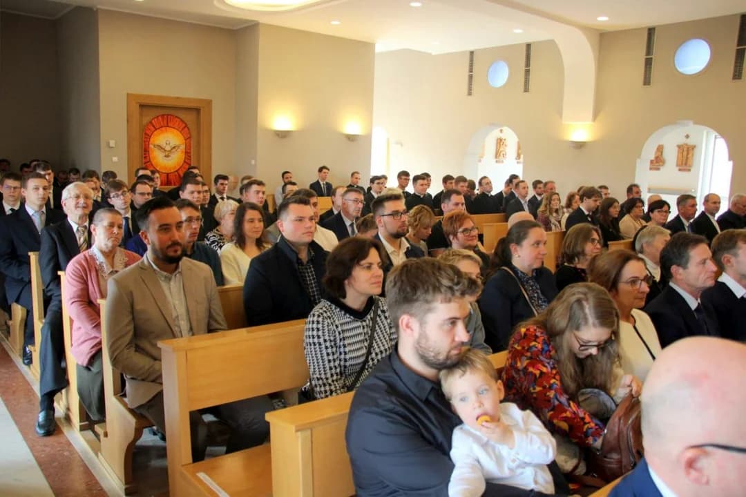 W uroczystości, która odbyła się w niedzielę 27 października w kaplicy seminaryjnej uczestniczyły rodziny kleryków — zdjęcie 5 z 28