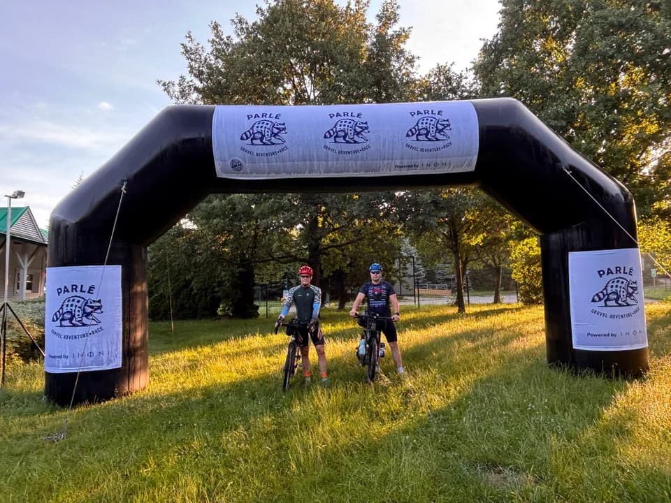 Temperatura sięgająca 31 stopni Celsjusza oraz brak sklepów na trasie stały się pierwszymi poważnymi przeszkodami.