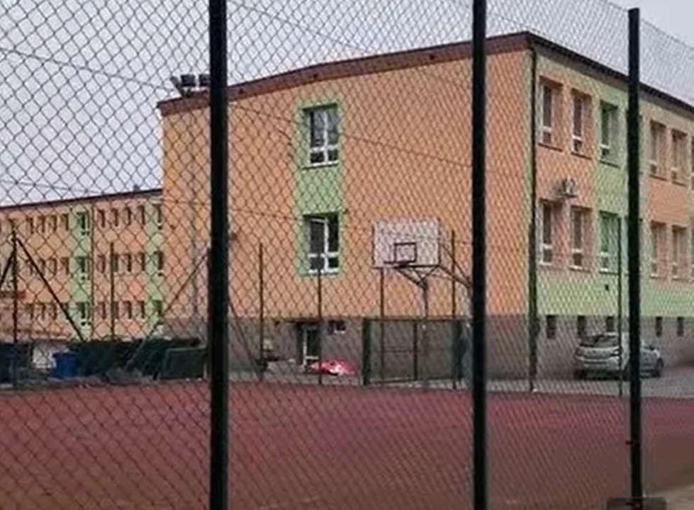 Trzy orliki przy szkołach w gminie Jarocin do remontu — zdjęcie 3 z 10