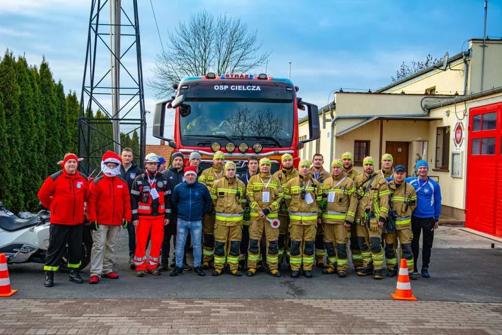 II Strażacki Bieg Mikołajkowy w Cielczy — zdjęcie 2 z 167