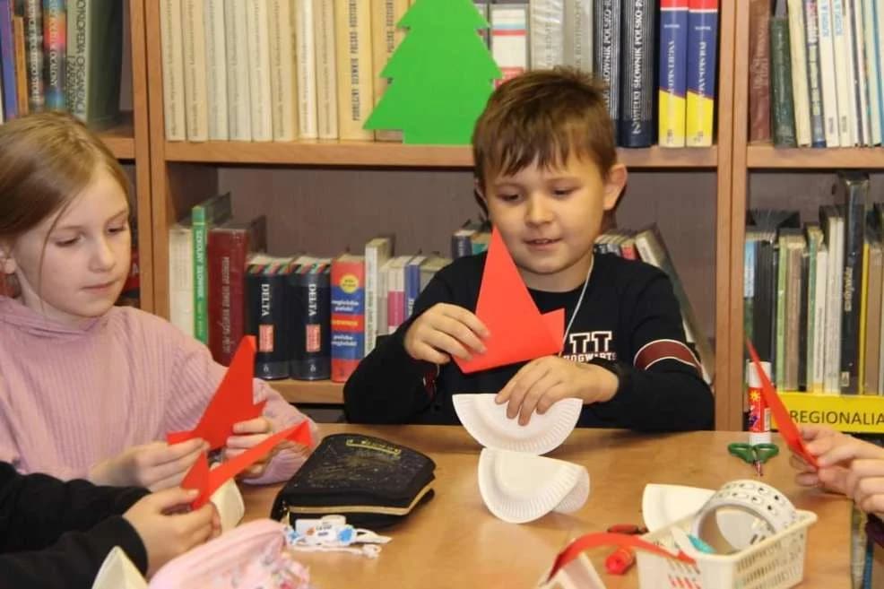 Starosta Lidia Czechak czytała dzieciom — zdjęcie 2 z 7