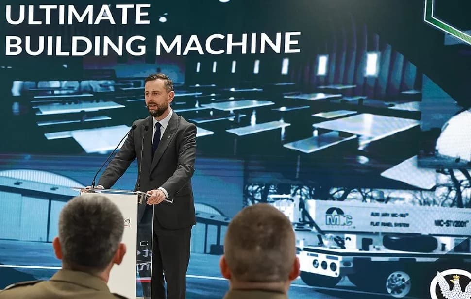 Do batalionu w Jarocinie trafi fabryka budowy schronów Ultimate Bulding Machine — zdjęcie 5 z 12