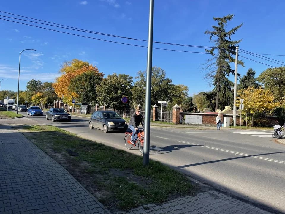 Zmiana organizacji ruchu w okolicy jarocińskich cmentarzy — zdjęcie 4 z 8