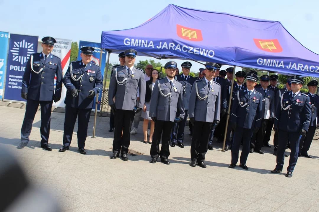 Święto Policji w Jarocinie. Policjanci odebrali awanse, padła ważna zapowiedź na 2027 rok