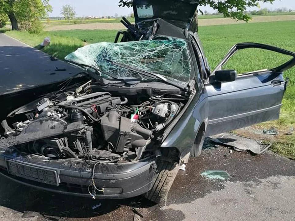 Wypadek na drodze powiatowej Żerków-Chrzan. Jedna osoba nie żyje