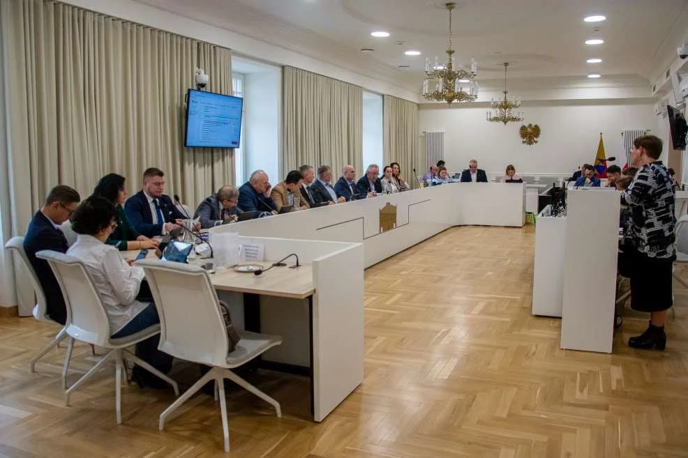 Zmiany w Radzie Miejskiej w Jarocinie. Troje radnych zawiązało nowy klub. Tłumaczą dlaczego [SONDA]