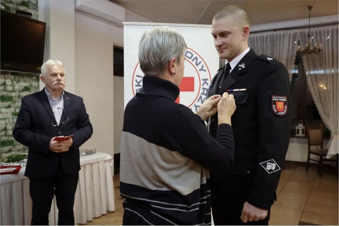 Wyróżniono najbardziej zasłużonych krwiodawców. Uroczystość w Klubie HDK w Jarocinie [ZDJĘCIA] — zdjęcie 3 z 34