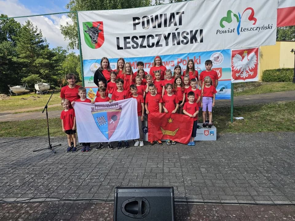 Zawodnicy UKS Komorzanka Komorze zrobili rekordowy wynik. Nigdy do tej pory nie zdobyli tylu medali [ZDJĘCIA] — zdjęcie 2 z 11