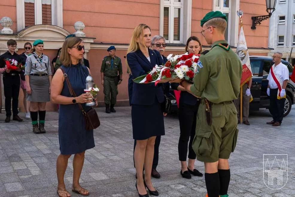 Dwa lata rządów - jaką ocenę dają burmistrzowi mieszkańcy, jaką radni? Jest piątka, ale i jedynka...
