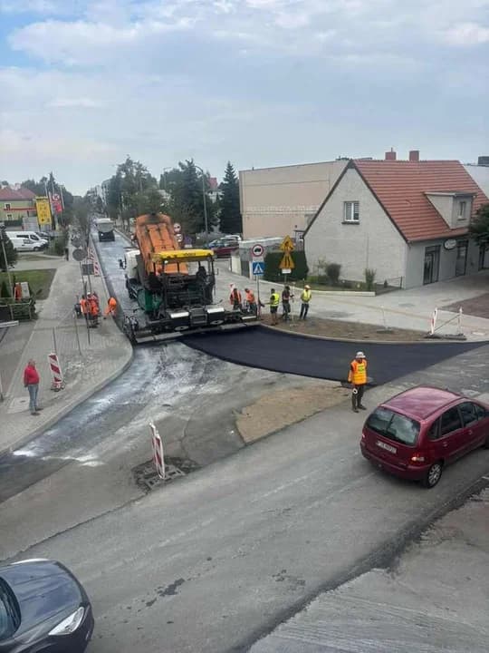 Remont ulic: Kościuszki i Dąbrowskiego w Jarocinie — zdjęcie 5 z 23