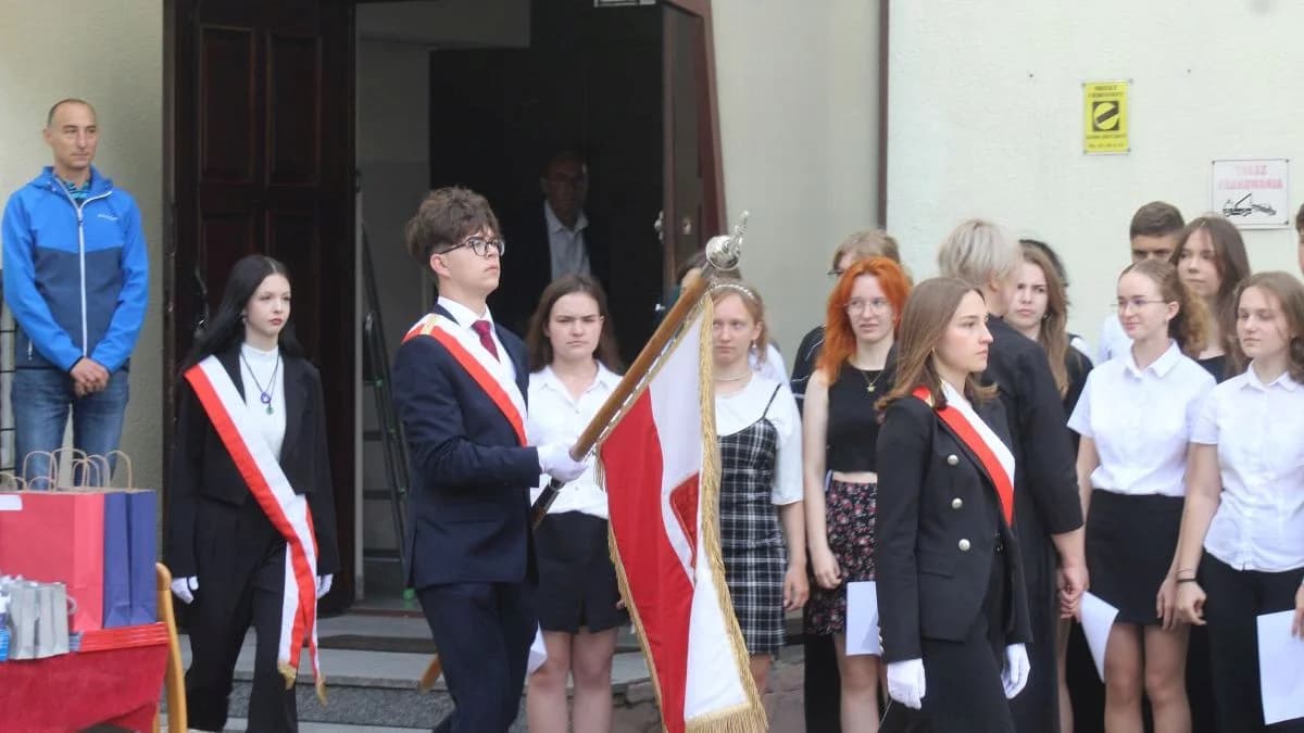 Zakończenie roku szkolnego w Liceum Ogólnokształącym nr 1 im. Tadeusza Kościuszki w Jarocinie