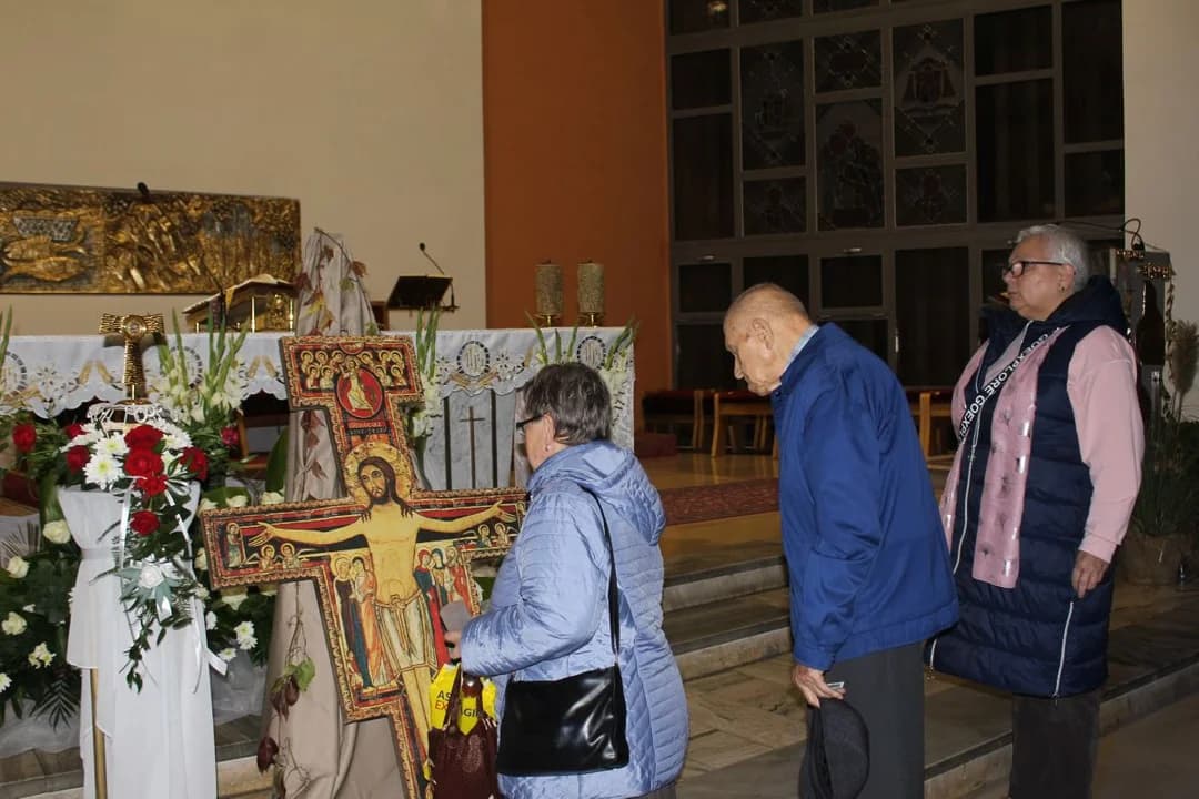 Błogosławieństwo zwierząt po raz drugi na na odpuście u franciszkanów w Jarocinie — zdjęcie 5 z 73