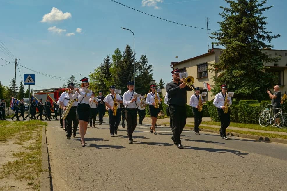 100-lecie OSP Łuszczanów i obchody Gminnego Dnia Strażaka — zdjęcie 5 z 83