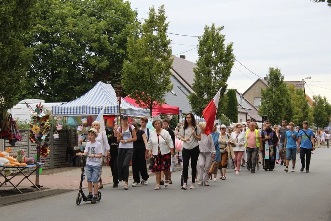 Odpust Matki Bożej Pocieszenia w Golinie z grupami pielgrzymów [2023] — zdjęcie 2 z 264
