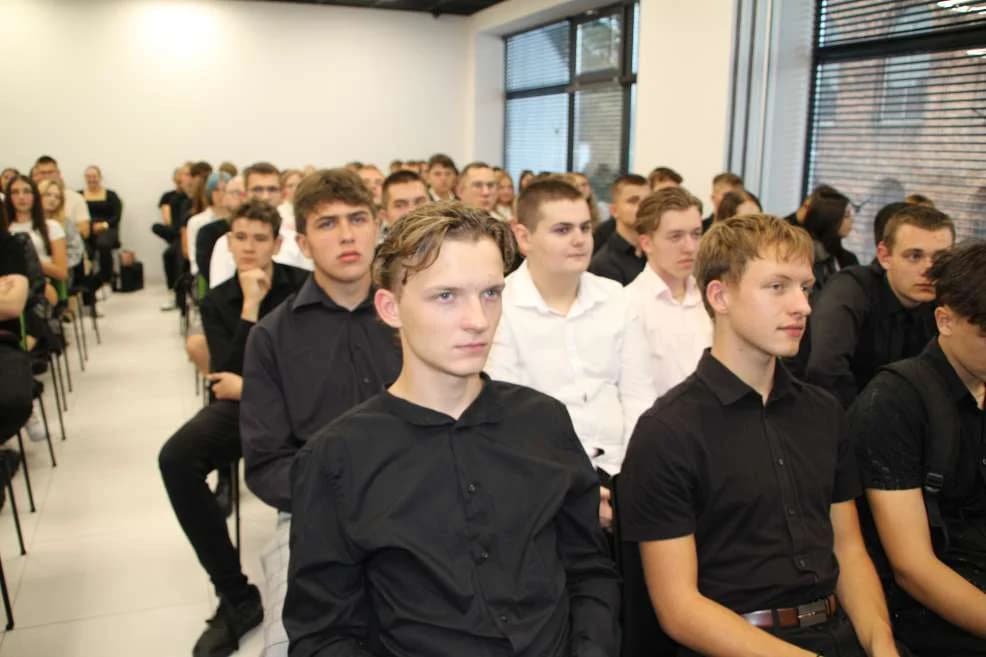 W Jarocinie odbyła się uroczysta ceremonia Wyzwolin Czeladniczych, czyli przejścia z ucznia na czeladnika [ZDJĘCIA, SONDA]