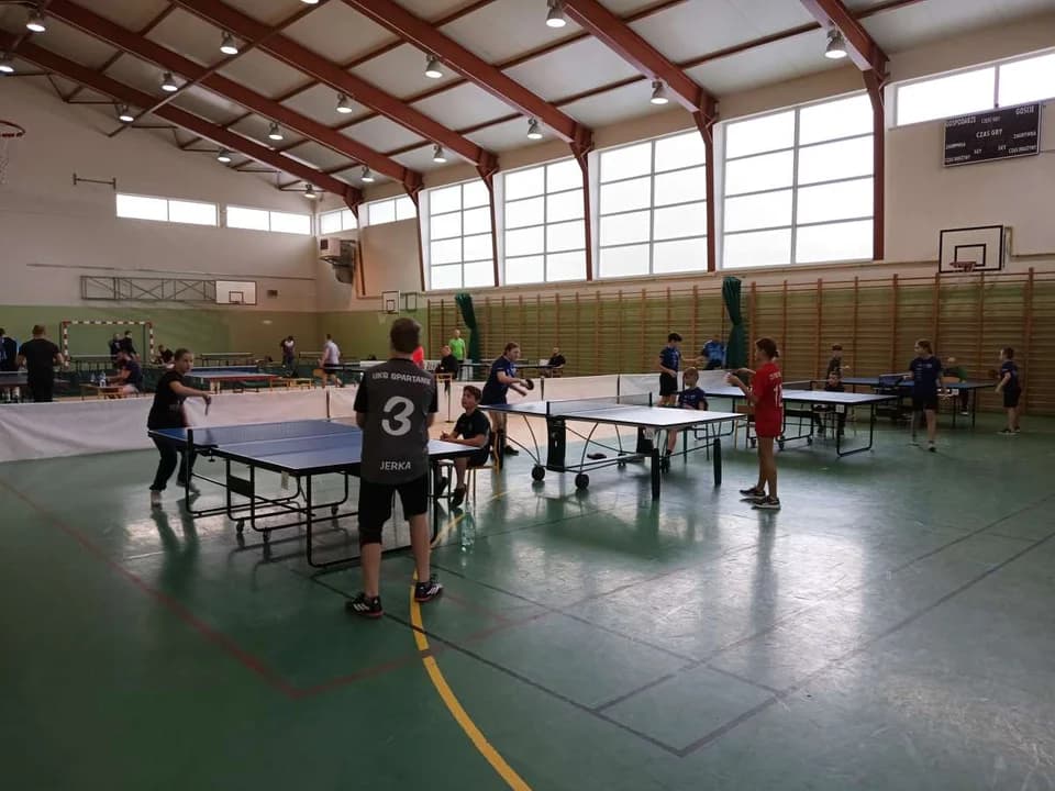 Turniej tenisa stołowego amatorów w Cielczy — zdjęcie 2 z 8