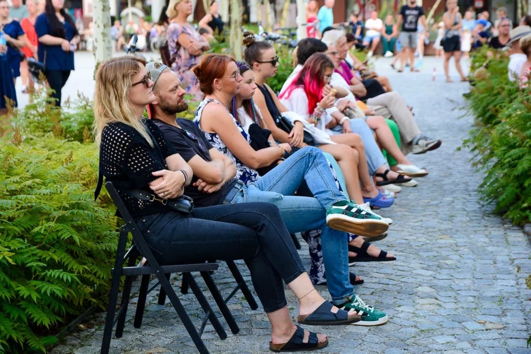 Letnie Brzmienia Jarocina. Marta Mąka i zespół Senders stworzyli wyjątkowe widowisko [ZDJĘCIA]