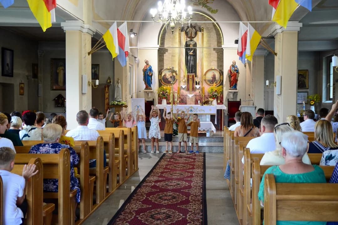 Dożynki w Lubini Małej — zdjęcie 4 z 100