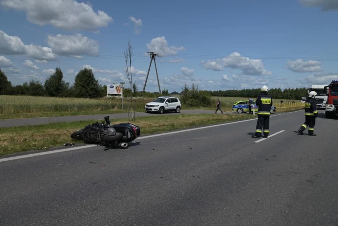 Zderzenie motocyklisty i auta osobowego w Jaraczewie