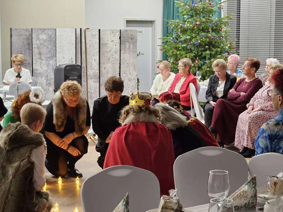 Wigilia u Amazonek - spotkanie z opłatkiem, życzeniami i przedstawieniem jasełkowym [ZDJĘCIA, SONDA]