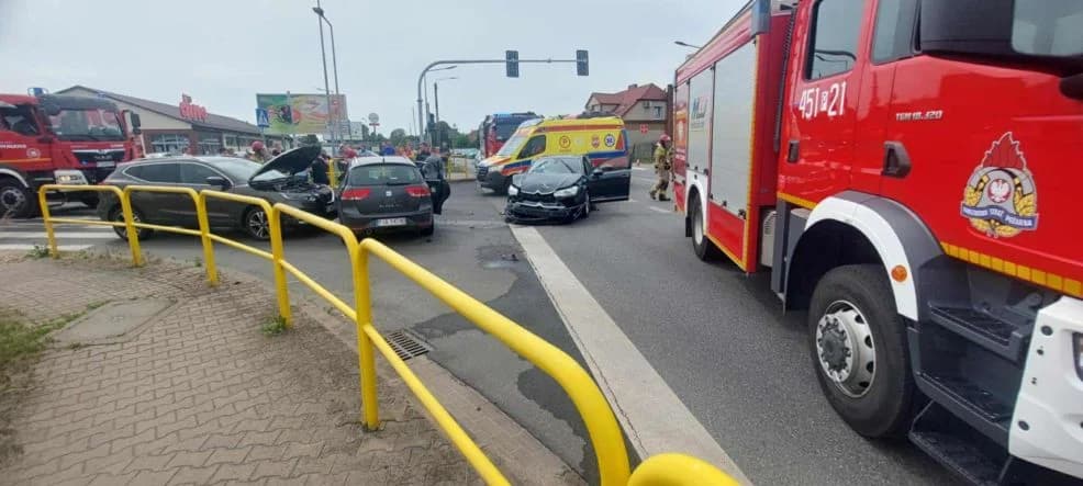 Zderzenia trzech aut w Witaszycach — zdjęcie 4 z 21
