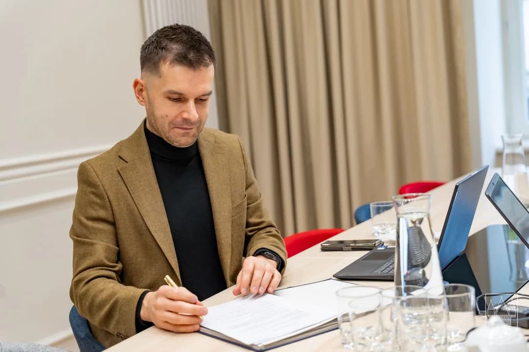 Dwa lata rządów - jaką ocenę dają burmistrzowi mieszkańcy, jaką radni? Jest piątka, ale i jedynka...