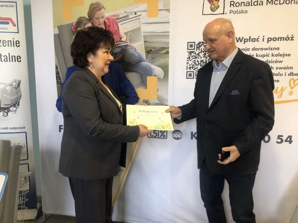 Siedem łóżko-foteli dla Szpitala Powiatowego w Jarocinie od Fundacji Ronalda McDonalda [ZDJĘCIA] — zdjęcie 5 z 19