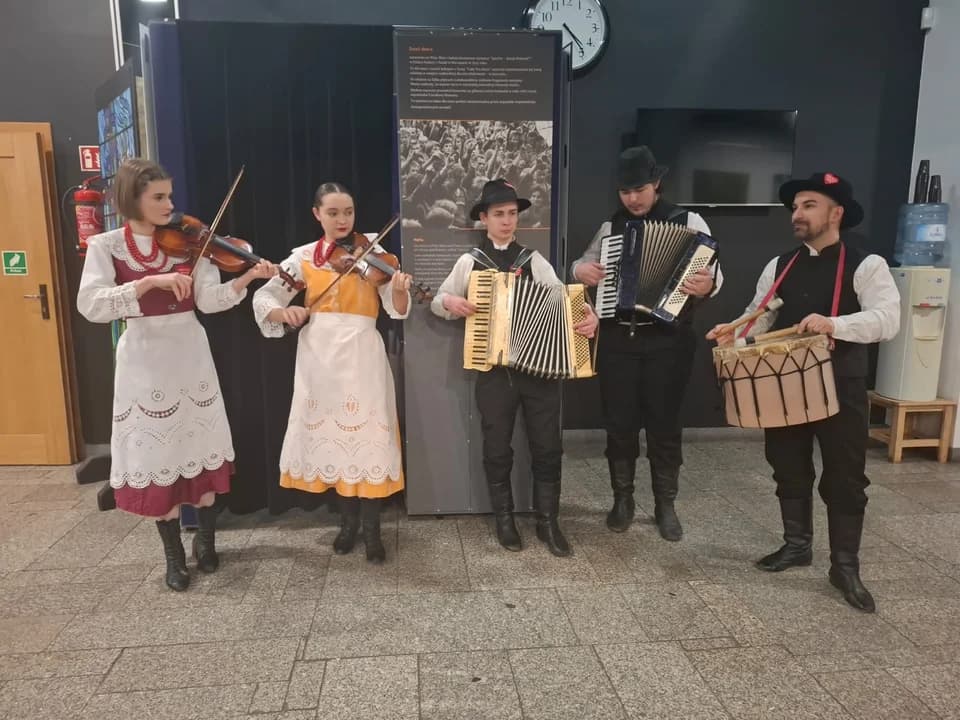 Wielkie granie w JOK Jarocin [DUŻO ZDJĘĆ] — zdjęcie 3 z 106