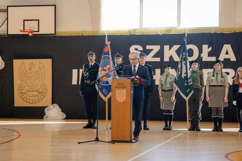 Szkole Podstawowej w Jaraczewie nadano imię Bohaterów Armii „Poznań”
