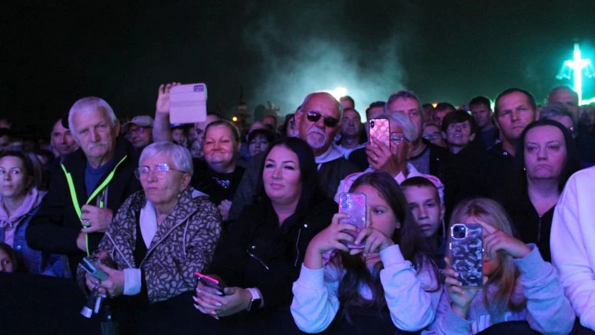 Hubertus Wielkopolski 2025. Andrzej Piaseczny przyciągnął tłumy na koncert [ZDJĘCIA, WIDEO] — zdjęcie 3 z 83