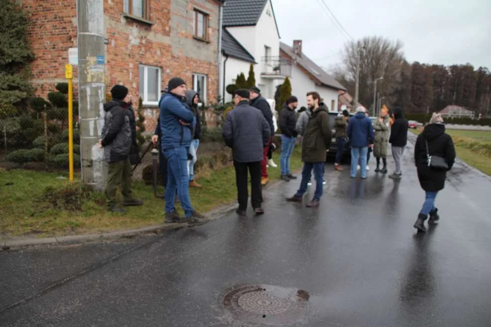 Zebranie w sprawie domniemanej farmy w Witaszycach — zdjęcie 2 z 17