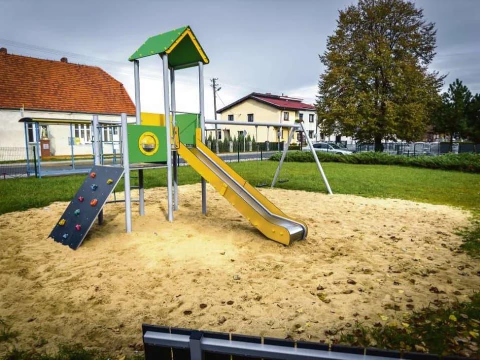 W gminie Jarocin powstało sześć nowych placów zabaw. Gdzie stanęły i ile kosztowały? [ZDJĘCIA] — zdjęcie 6 z 6