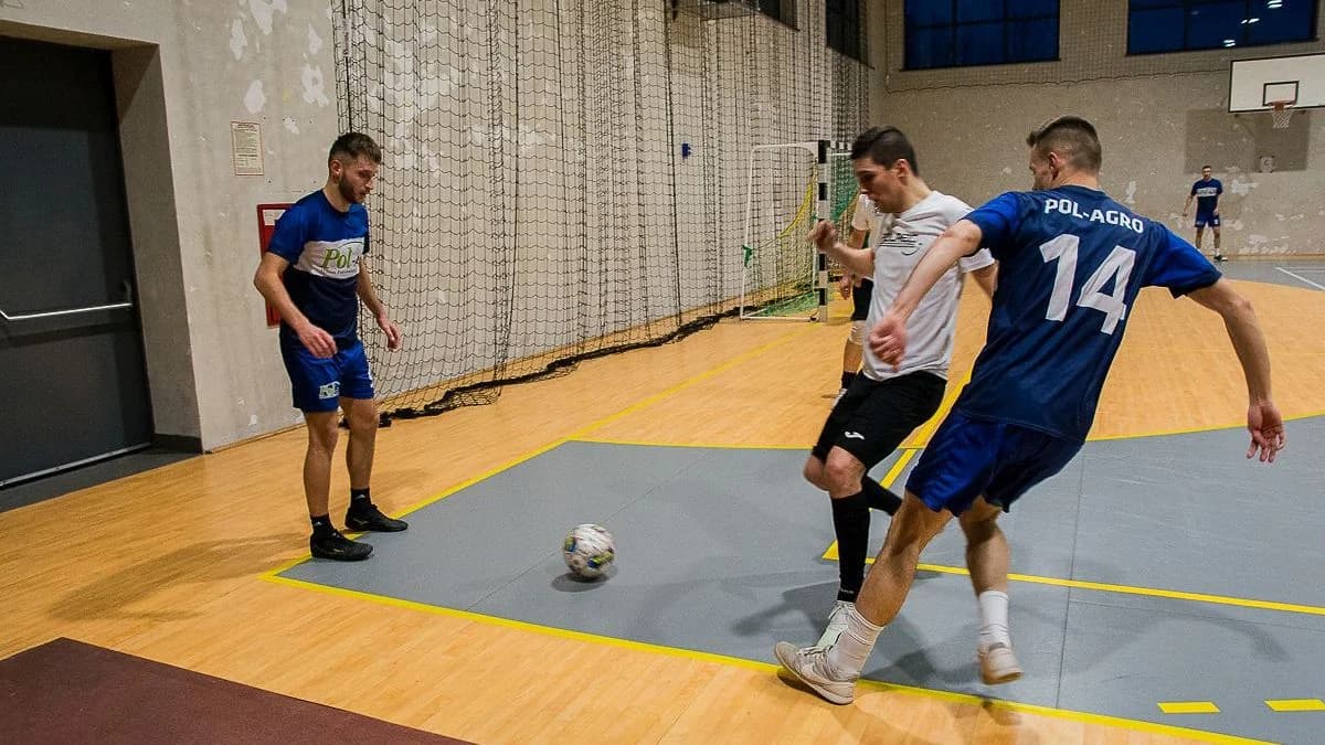 Startuje Jarocińska Liga Halowej Piłki Nożnej. Zgłoś swój zespół [ZDJĘCIA]